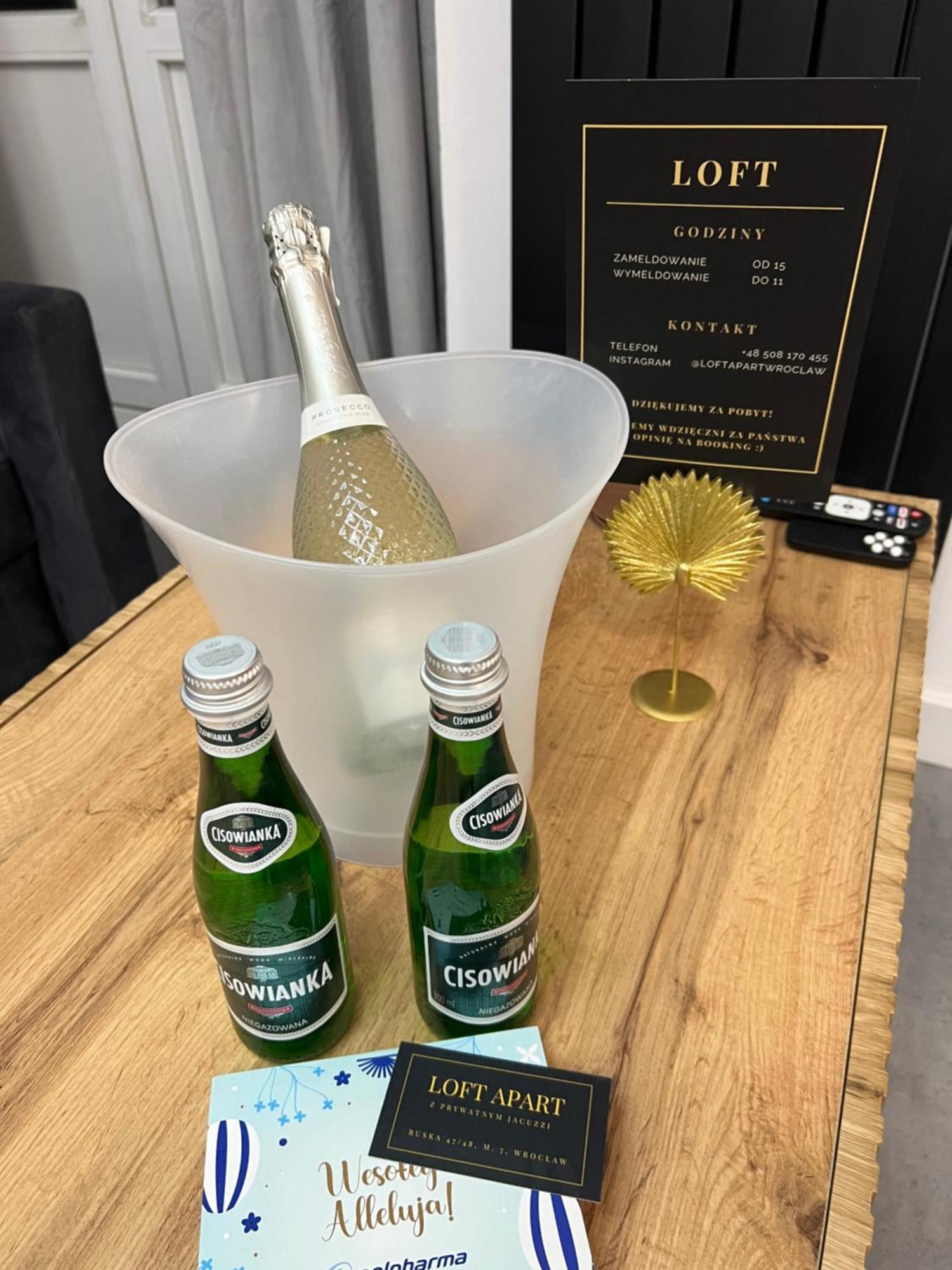 Loft W Centrum Z Jacuzzi ヴロツワフ エクステリア 写真